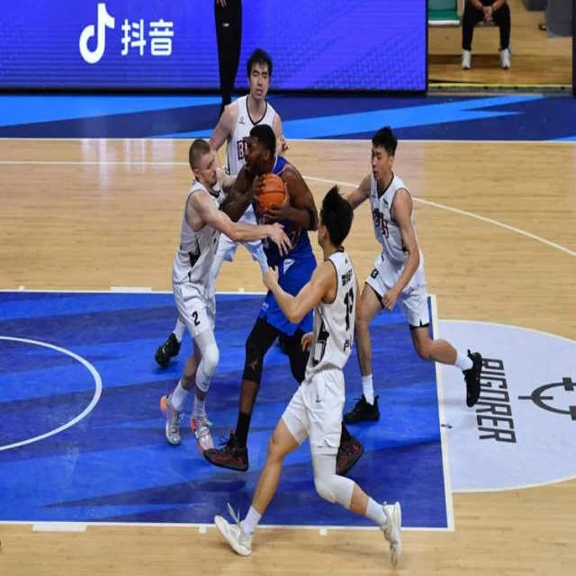 北京男篮晋级之路：突破重围背后的关键因素